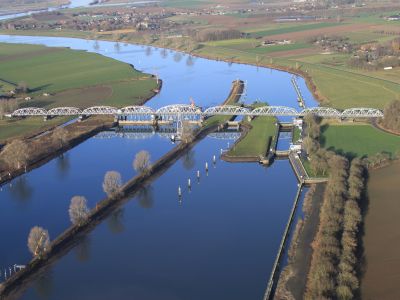 schutsluis – Grave